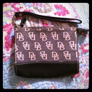 Dooney & Bourke wristlet